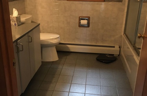 Tiverton House | A country setting with scenic water view.