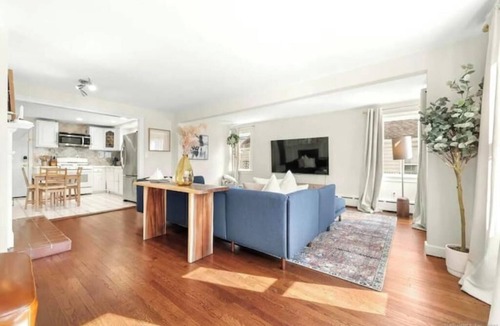 Black Rock Historic District Apartment | A Courtland Escape