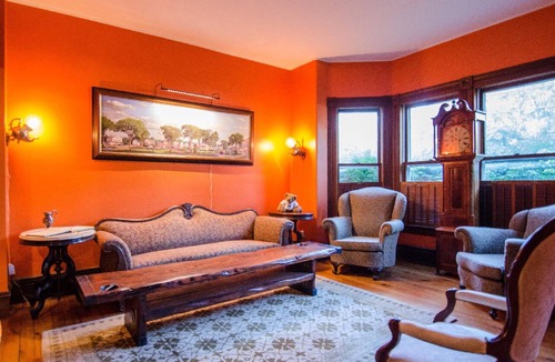 Shelburne Bed & Breakfast | A cozy 1st Floor King B&B room in Downtown Shelburne - Delicious Breakfasts! SHE