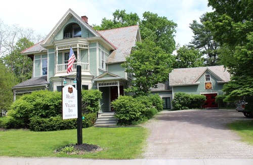 Shelburne Bed & Breakfast | A cozy 2nd Floor Queen Room 108 sqft Bed & Breakfast in Downtown Shelburne! DYT