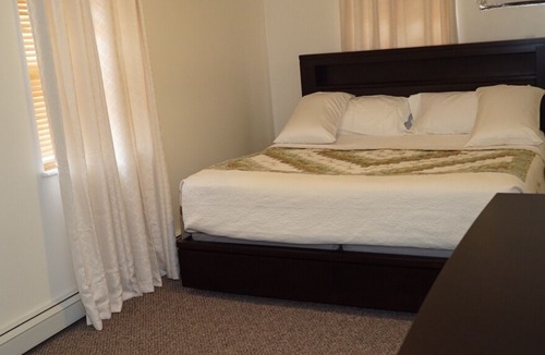 Wakefield House | A Cozy 3 BR