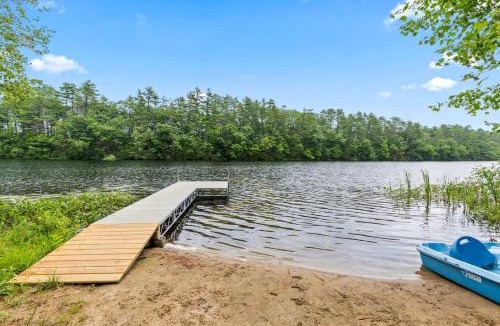Oxford House | A Cozy A-Frame Escape with Hot Tub