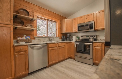 Zuzax Cabin | "A Cozy Cabin Escape in Tijeras"+Hot Tub+Pet Friendly!