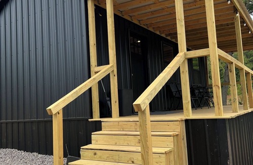 Ozark Apartment | A cozy cabin with Ozark Mountain Views!