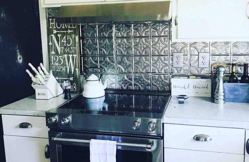 Carlton Cottage | A Cozy Carlton Getaway