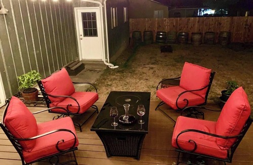 Carlton Cottage | A Cozy Carlton Getaway