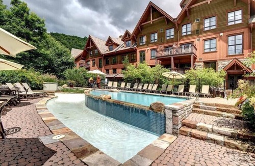 Versant Soleil Condo | A Cozy Chalet right at the Versant Soleil (Ski in/Ski out)