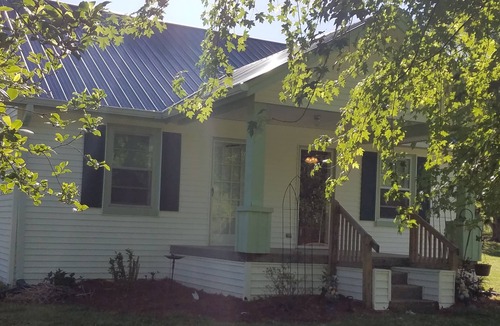 Thompson's Station House | A cozy cottage located 4 miles from Leiper's Fork in Williamson County TN