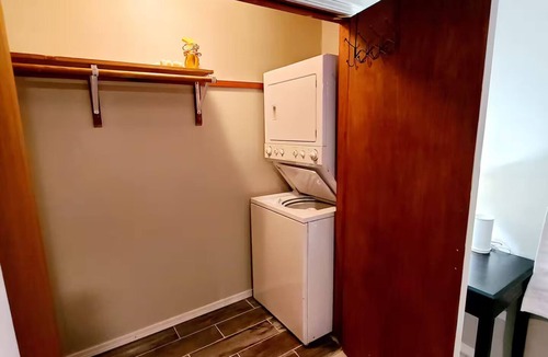 Rogers Apartment | A Cozy Getaway in Downtown Rogers