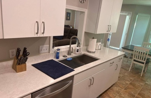 Bratton Park House | A Cozy Home Away from Home