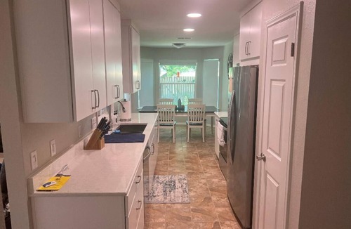 Bratton Park House | A Cozy Home Away from Home