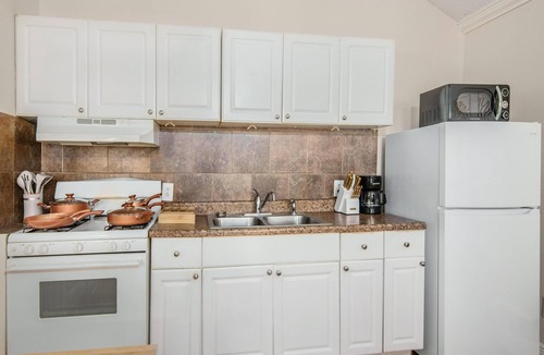 Central Southwest Condo | A COZY home in south Houston