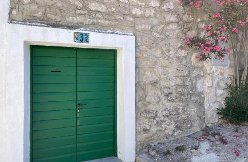 Susica Villa | A Cozy Home In the Heart of Old Murter, Croatia
