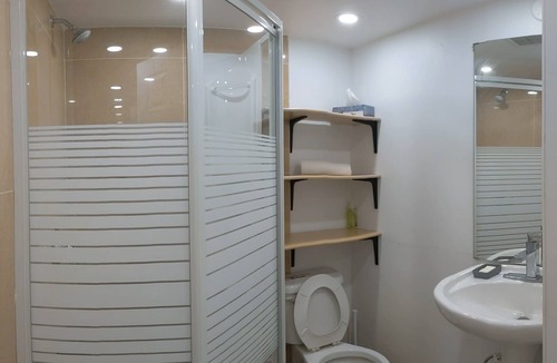 Richmond Hill House | A Cozy Private Room 4B in the basement