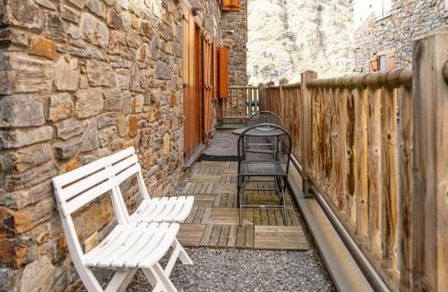 Avenida Meritxell Apartment | A Cozy Refuge - 2min drive to slopes - 4pax