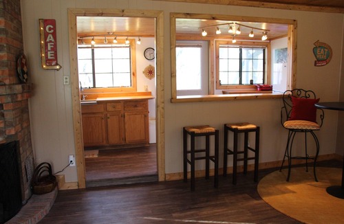 Menard Cottage | A Cozy Riverfront Getaway