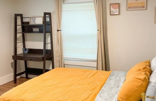 Burlington House | A COZY spacious small house is suitable for your travel and near Elon University