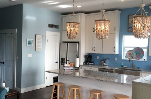 Cedar Lane House | A Day on the Bay Lodging on Caney Creek in Sargent Texas