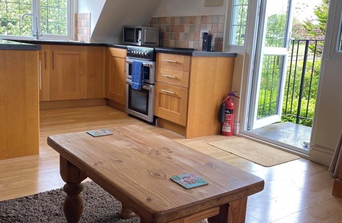 Patching Apartment | A DELIGHTFUL STUDIO APARTMENT WITH FARM LAND VIEWS