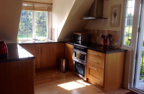 Patching Apartment | A DELIGHTFUL STUDIO APARTMENT WITH FARM LAND VIEWS