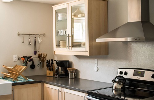 Alberton Apartment | A delightful view from a river farm