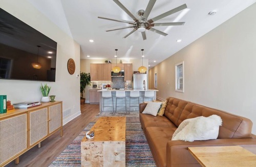 Germantown Apartment | A Derby City Fav for Couples or Biz -w/Parking!