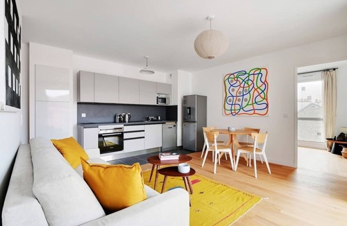 Clichy Apartment | A Design 2-BR/1-BA with Terrace in Clichy