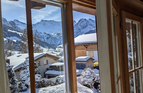 Adelboden Ski Chalet | A detached chalet for you alone!