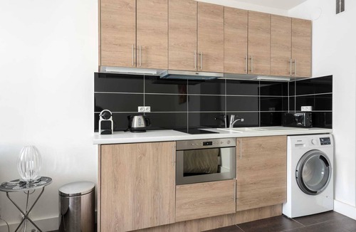 Faubourg-du-Roule Apartment | A Deux pas de L'avenue des Champs Elysées, Studio Confortable Pour 4 Personnes
