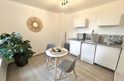 Centre Ville Apartment | A Deux pas de la Gare d Amiens Appt 2