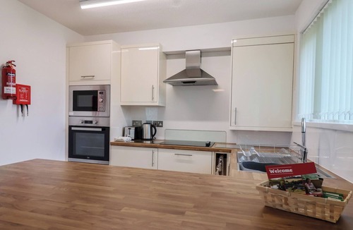 Heligan Cottage | A DEVON DEN AT HARCOMBE HOUSE, pet friendly, with pool in Chudleigh