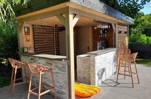 Bougival House | A dream location near Paris and the Château de Versailles!