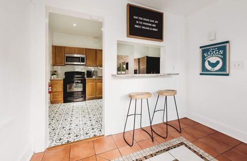 Historic Uptown House | A Dual King Suite Historic Downstairs Pet Friendly Apt in Walkable St Petersburg