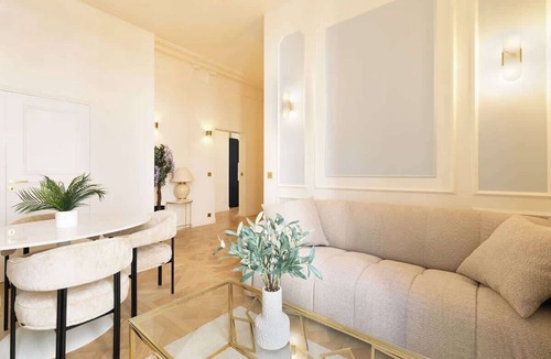 9th Arrondissement Apartment | A Elegant 2-BR with Services in Opera
