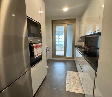 Algorta Apartment | A estrenar amplio con piscina y parking