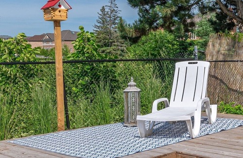 Newmarket House | A family-friendly getaway, with outdoor pool and beautiful view! nn