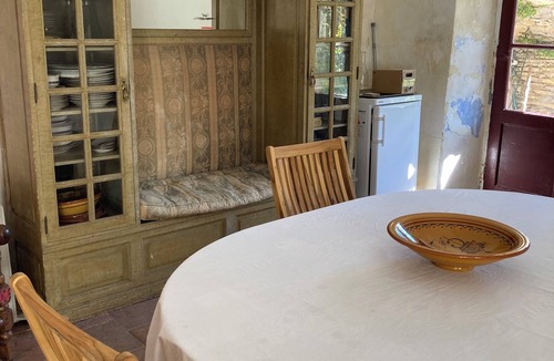 Saint-Hippolyte-du-Fort Ski Chalet | A family Mazet in the garden