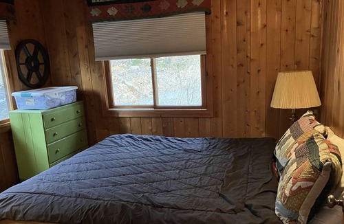 Wolfeboro Cabin | a few days left in August. price drop!