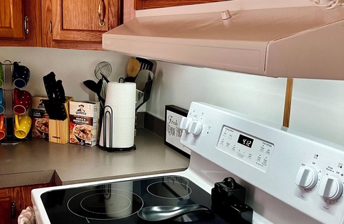 East Thermopolis House | ❤A Fishermen Dream. Top VRBO. Pool Passes + Pets + Comp Breakfast = Perfect