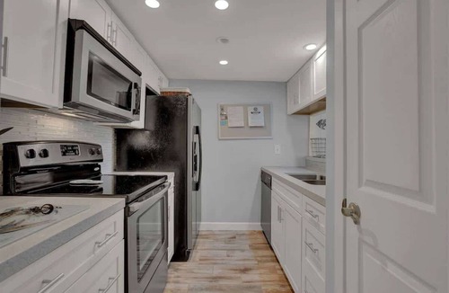 Harbor Oaks Condo | A Fishers ParadiseW/Boatdock!