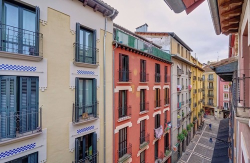 Pamplona City Centre Apartment | A Flavour For The Historical Spanish Setting