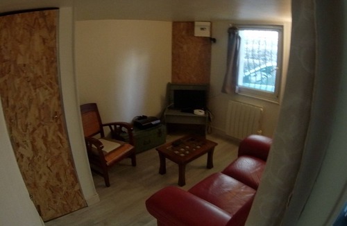 Cote Ouest Ormeaux House | A floor for each one. Home; 3 rooms, 3 bathrooms, 4WC. Down town. Patio