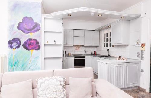 Corfu Town Ski Chalet | A flower house