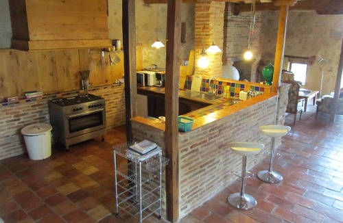 Lavaur Cottage | A former coach inn in the XVII, in the heart of the country cocaine