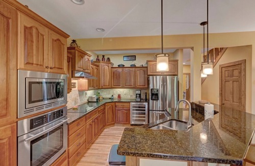 Foscoe House | A Foxfire Retreat: Gated Resort w/Pools & Hot Tub, Fishing, Fitness Area