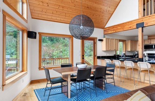 Langley Cabin | A-frame at Goss Lake