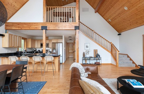 Langley Cabin | A-frame at Goss Lake