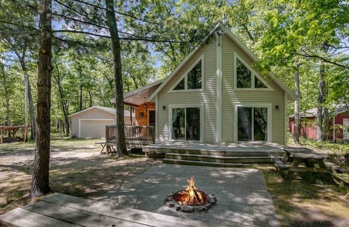 Baldwin Cabin | A-Frame Cabin, Lake Access with Game Room