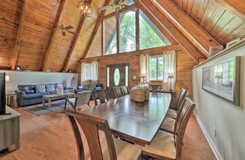 Benton House | A-Frame Cabin w/Hot Tub, Walk to Kentucky Lake!