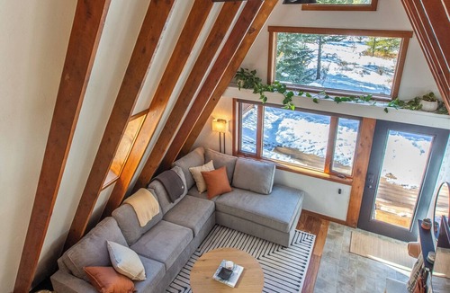 Blue River Cabin | A-Frame Cabin with Private Sauna & Hot Tub
